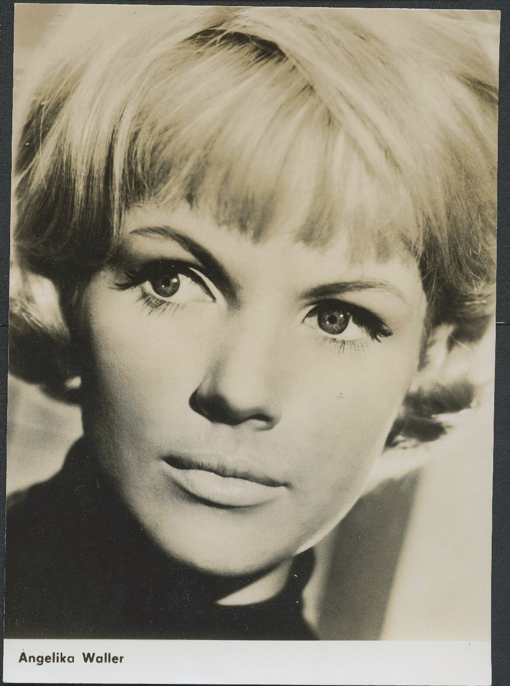 (image for) Angelika Waller #0001